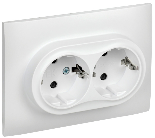 SKANDY Розетка 2-местная с заземлением с защитными шторками 16А в сборе SK-R07W арктический белый IEK