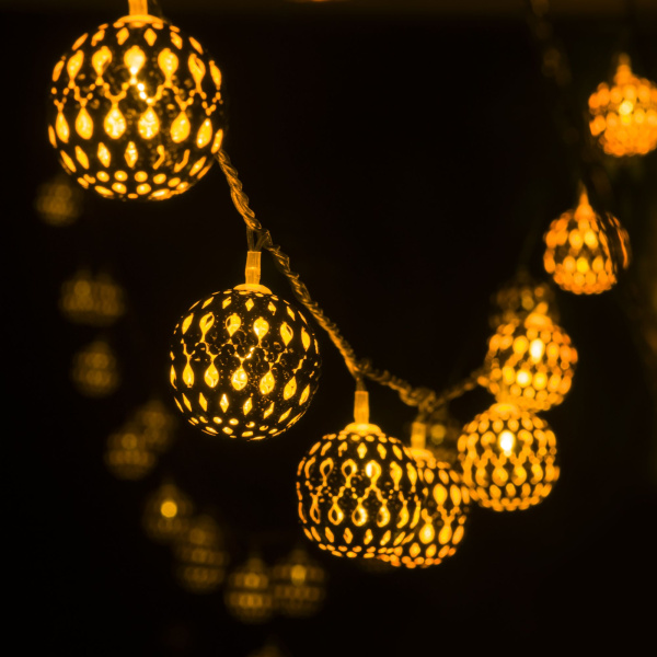 Гирлянда нить с мерцанием 2,8 м IP20 (400-003 золото / теплый белый) Eurosvet Гирлянда нить с мерцанием 2,8 м IP20 (400-003 золото / теплый белый) Eurosvet