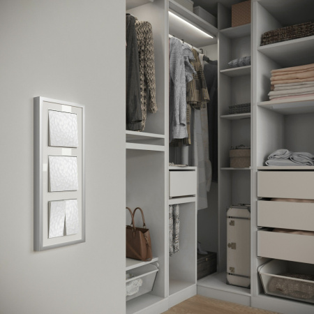 Baguette Рамка на 3 поста (белый/серебро) Werkel