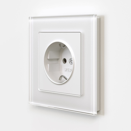 Розетка с заземлением и шторками (белый матовый) СУ IP31 Werkel