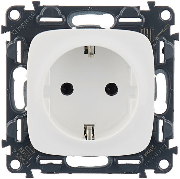 Valena Allure Механизм розетки с лицевой панелью 2К+З безвинтовые зажимы 16А белый IP20 Legrand