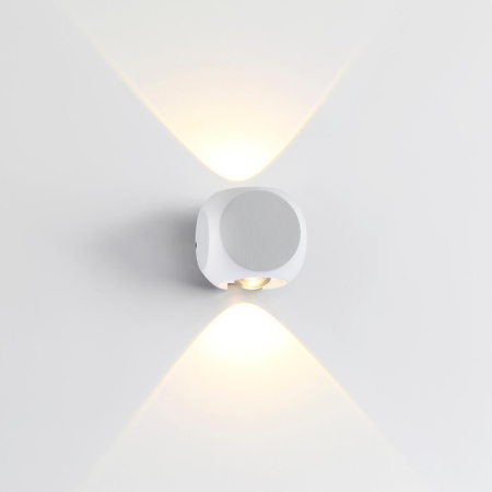 Настенный св-к IP54 LED 4W 366Лм 3200K MIKO бел/металл ODEON LIGHT