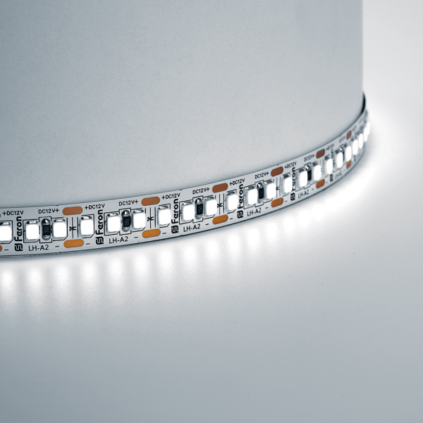 Светодиодная лента Feron LS616, 180SMD(2835)/м 17Вт/м 5м IP20 12V 4000К Светодиодная лента Feron LS616, 180SMD(2835)/м 17Вт/м 5м IP20 12V 4000К
