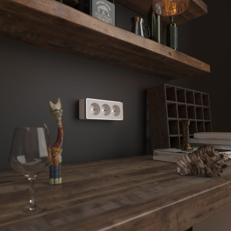 Розетка тройная с заземлением и шторками (белая) Gallant ОУ IP20 Werkel