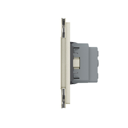 Розетка электрическая 16А 3 поста, цвет жемчужный Livolo