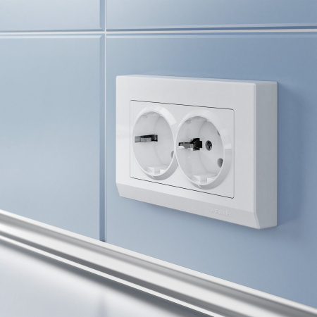 Встраиваемые механизмы Розетка СУ 2 мест. с з/з 16А Белый IP20 Werkel
