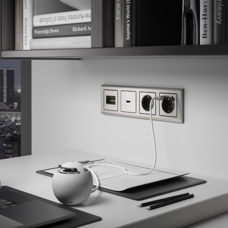 Встраиваемые механизмы Розетка СУ 1 мест. с зазем. и шторками 16А глянцевый никель IP20 Werkel