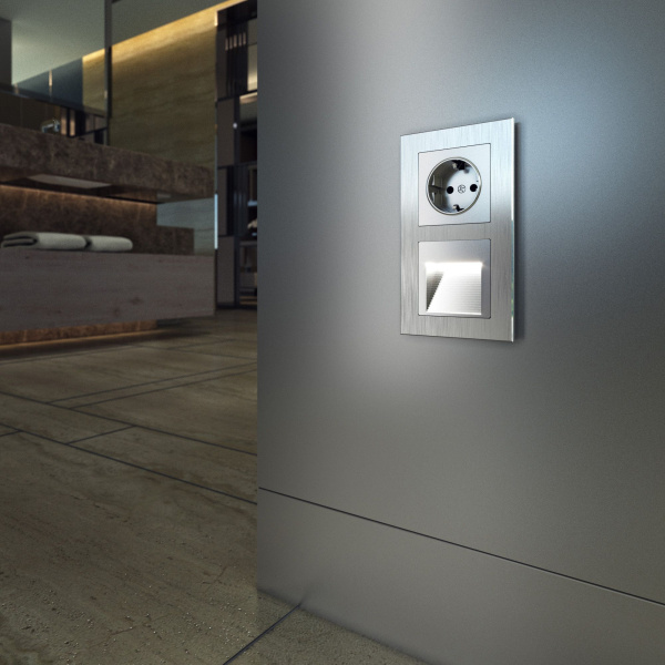 Розетка с заземлением и шторками (серебряный) СУ IP31 Werkel