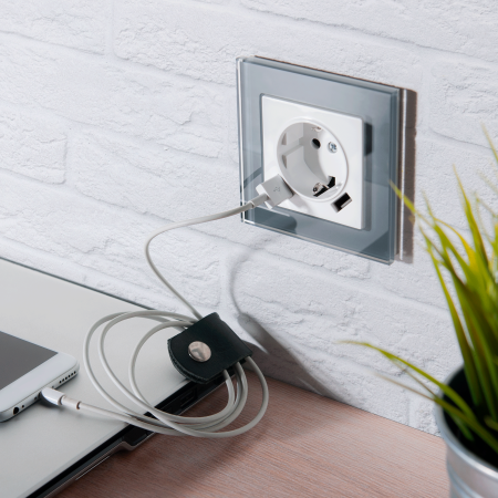 Встраиваемые механизмы Розетка СУ 1-м с 2 USB 5В/2,4А, 2х5В/1,2А, 16А Белый IP20 Werkel